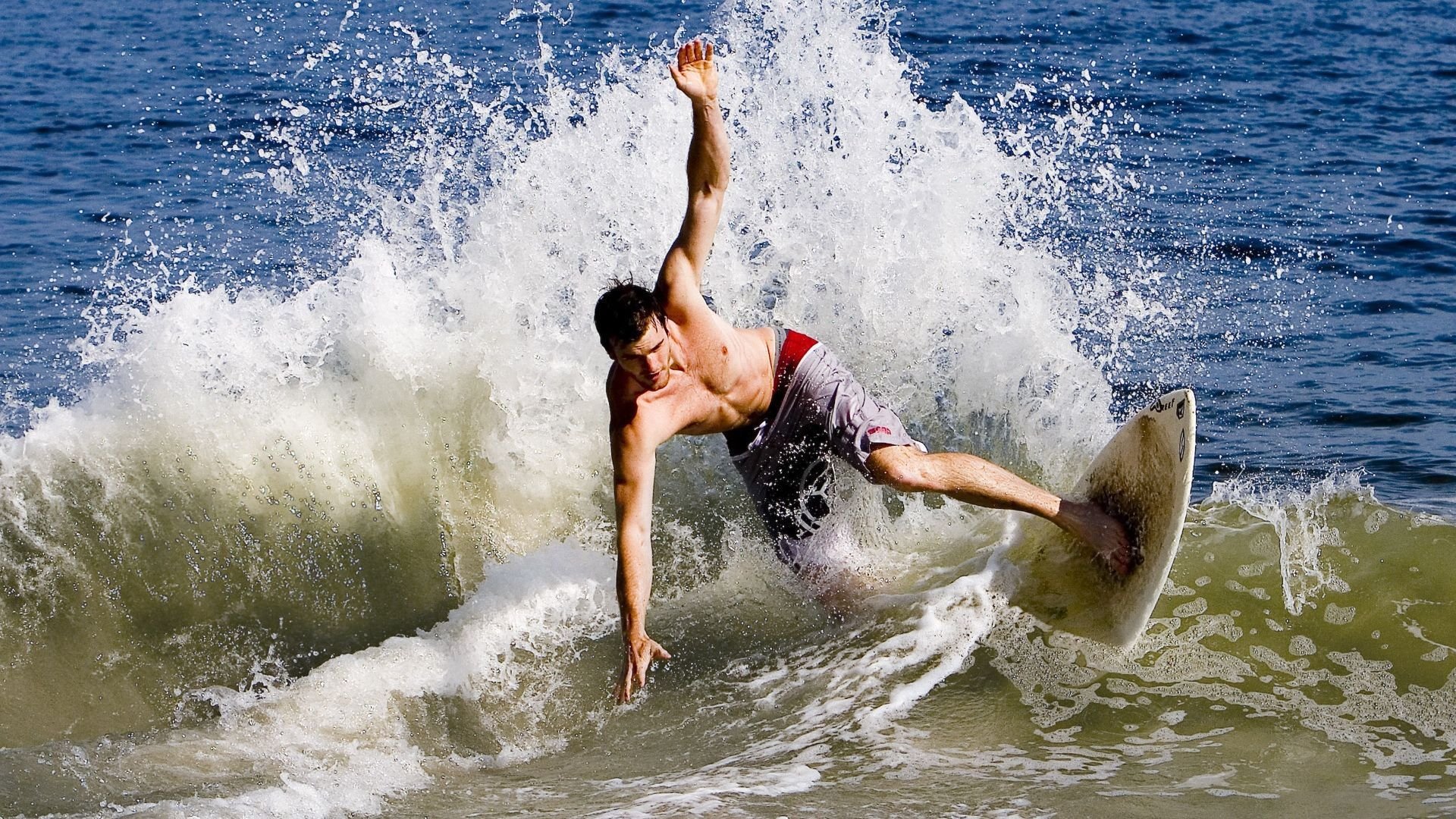 金州勇士四强战横扫热刺，辛纳砍下35记关键球，全场沸腾